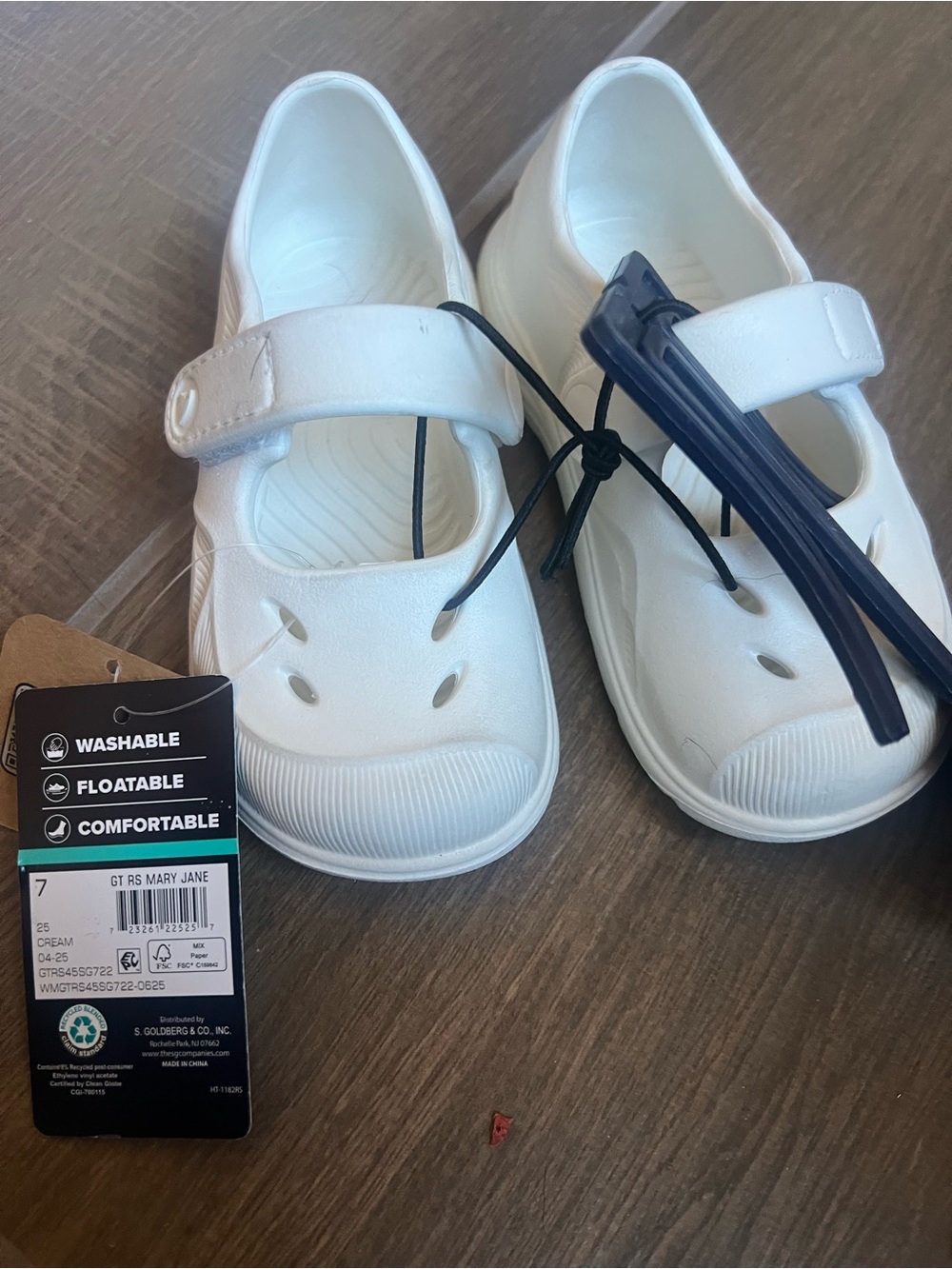 Rugged Shark Toddler Girls Mary Jane Sandals $10  size 7 NWT